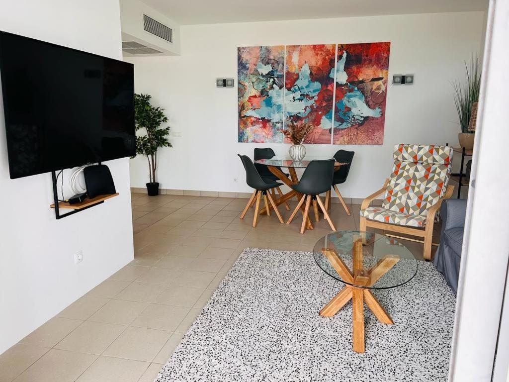Angies Marina Apartment, Includes 2 Free Passes For The Marina Pool Apartamento