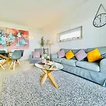 Angies Marina Apartment, Includes 2 Free Passes For The Marina Pool